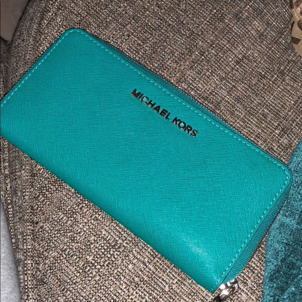 Micheal kors wallet